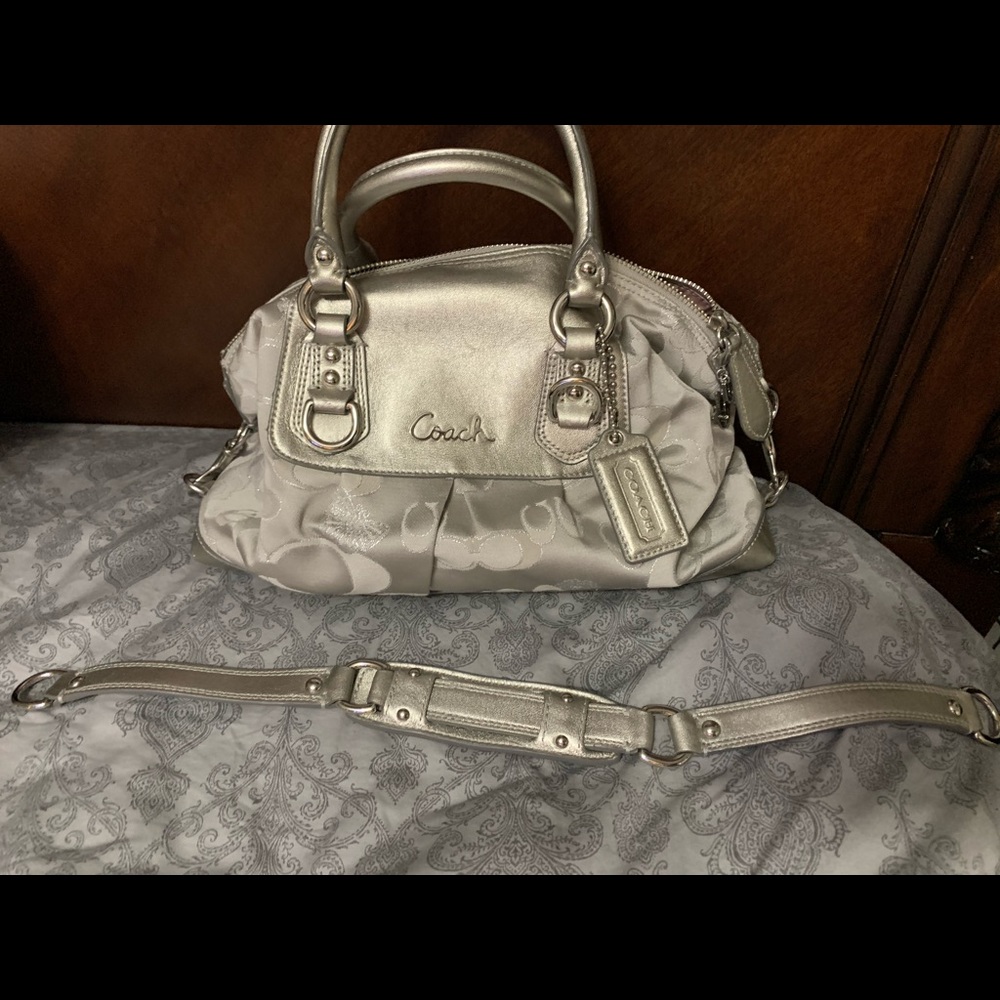 Coach optic Carly tote with butterfly